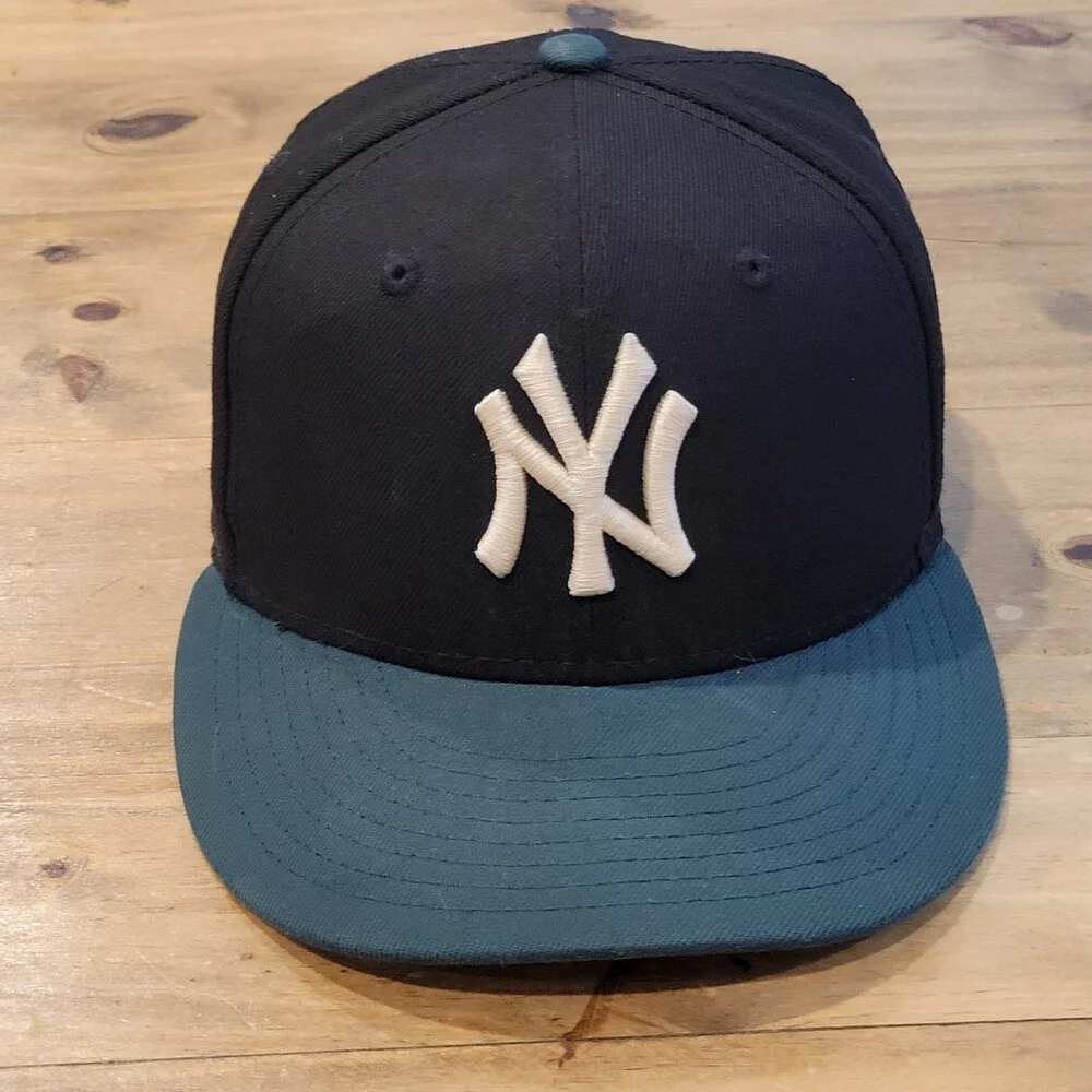 New York Yankees Hat New Era Size 7 Fitted Black Green 59Fifty MLB Baseball